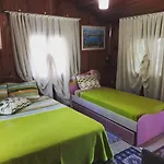 Alojamento de Acomodação e Pequeno-almoço Tuana Garden Side