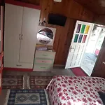 Alojamento de Acomodação e Pequeno-almoço Tuana Garden 3*