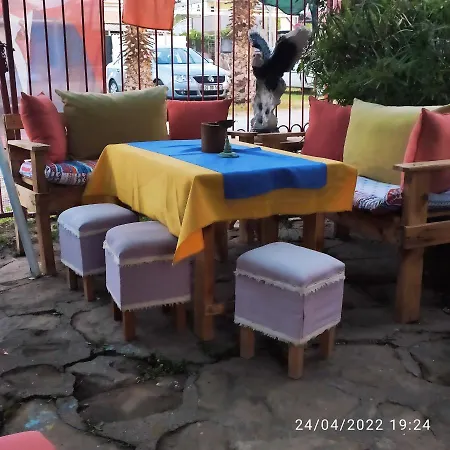 Frühstückspension Tuana Garden Side