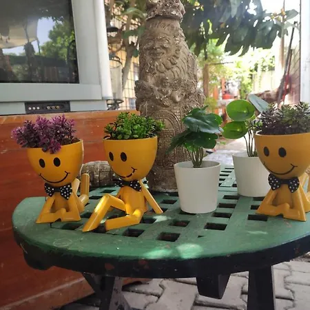 Tuana Garden לינה וארוחת בוקר 3*