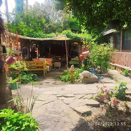Bed & Breakfast Tuana Garden