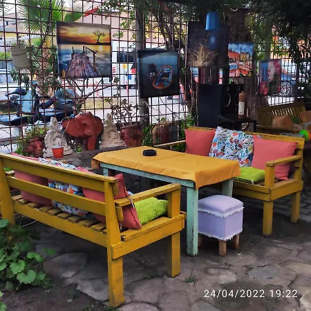 Tuana Garden Side