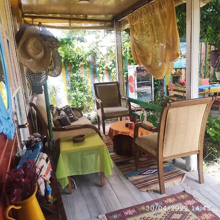 Tuana Garden Bed & Breakfast *