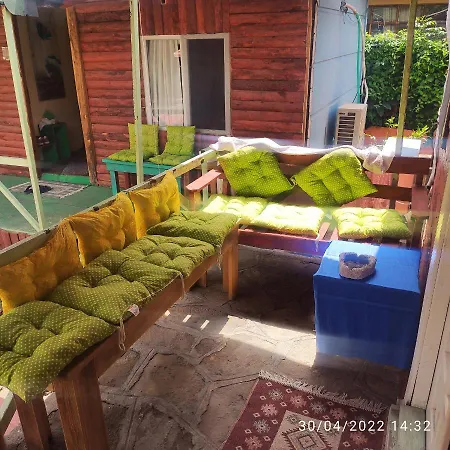 Tuana Garden Bed & Breakfast *