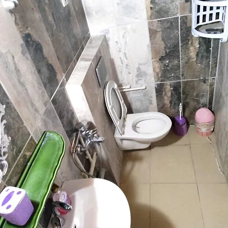 לינה וארוחת בוקר Tuana Garden