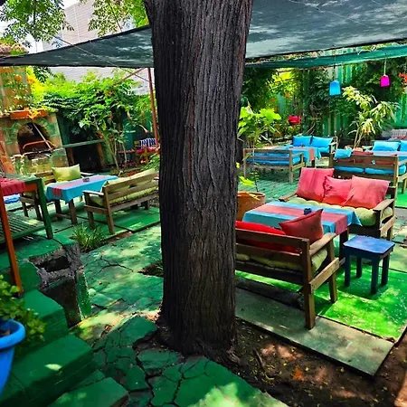 Tuana Garden * Side