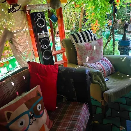 לינה וארוחת בוקר Tuana Garden