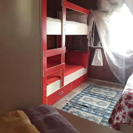 לינה וארוחת בוקר Tuana Garden 3*