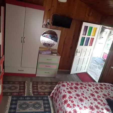 Bed & Breakfast Tuana Garden 3*