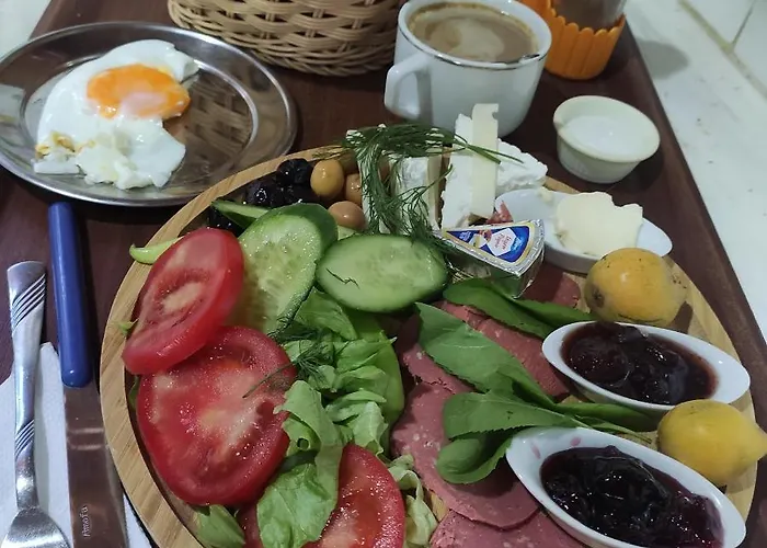 Tuana Garden Bed & Breakfast 3*