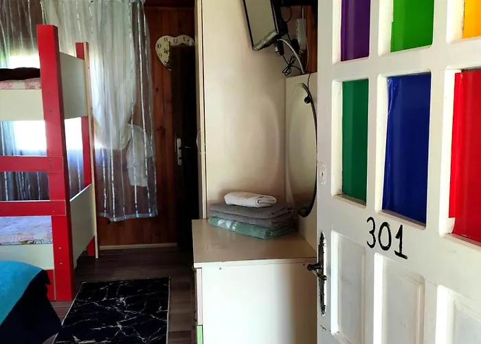 Tuana Garden Bed & Breakfast 3*