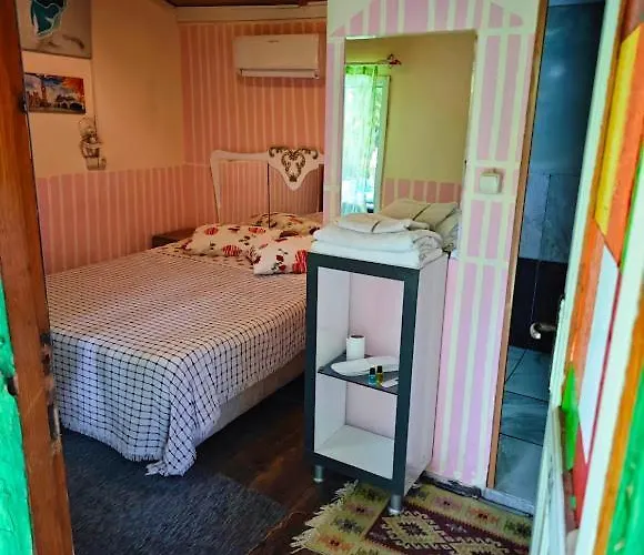 Bed & Breakfast Tuana Garden 3*