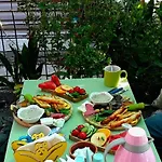 Tuana Garden Side