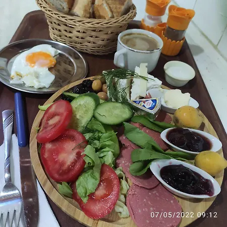 Tuana Garden Bed and Breakfast *