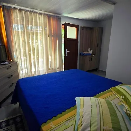 Tuana Garden Bed and breakfast