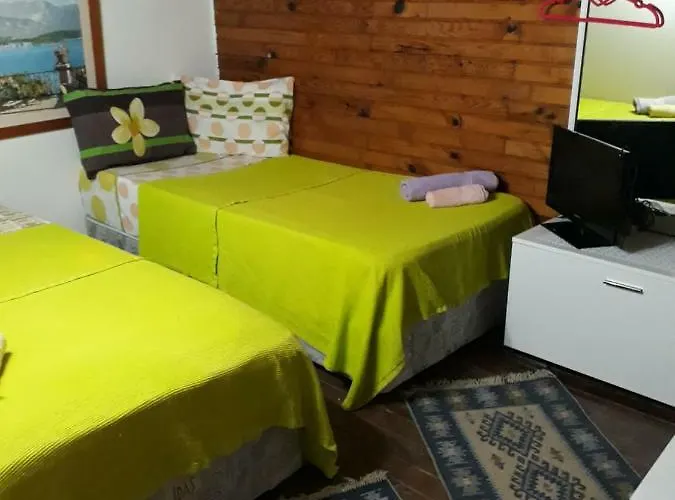 Tuana Garden Bed and Breakfast Σιντέ